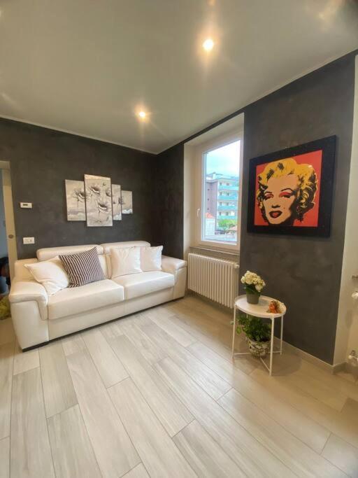 Marilyn Apartment โกโม ภายนอก รูปภาพ
