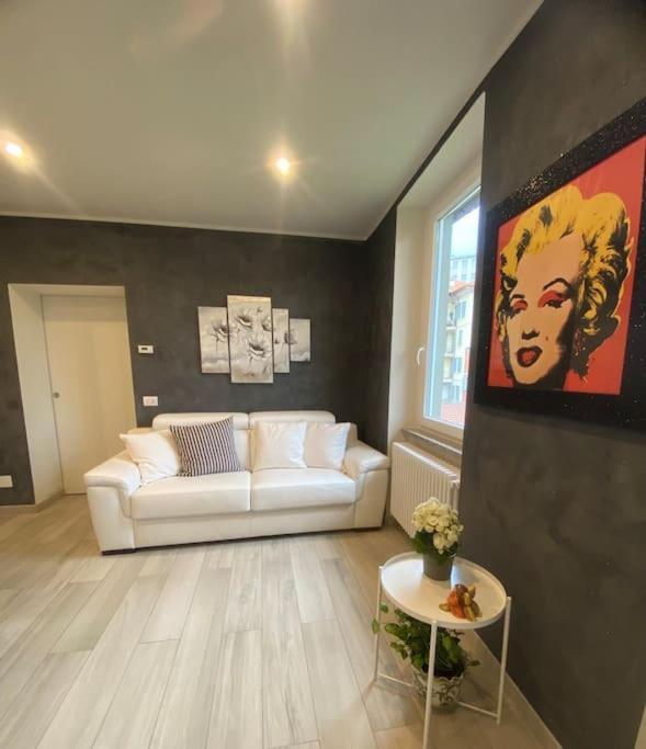 Marilyn Apartment โกโม ภายนอก รูปภาพ